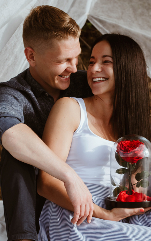 120 Traditional & Modern Anniversary Gifts By Year