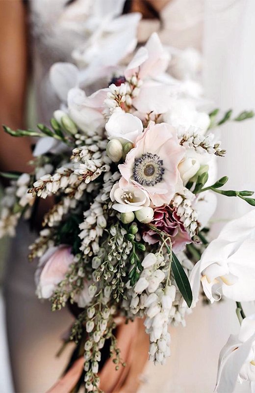 Gorgeous Cascading Wedding Bouquets Guide for 2024
