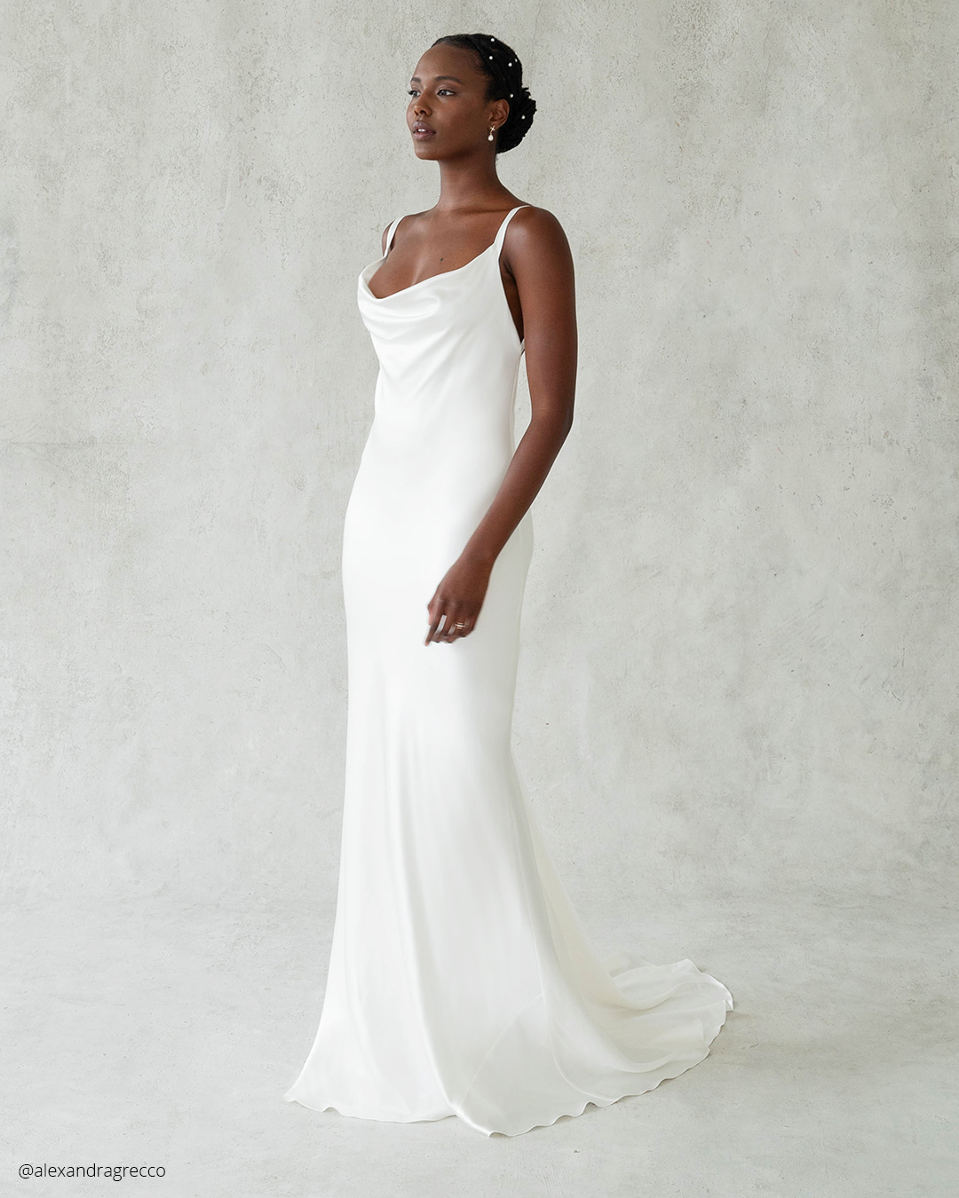 21 Casual Wedding Dresses For Bride + Faqs