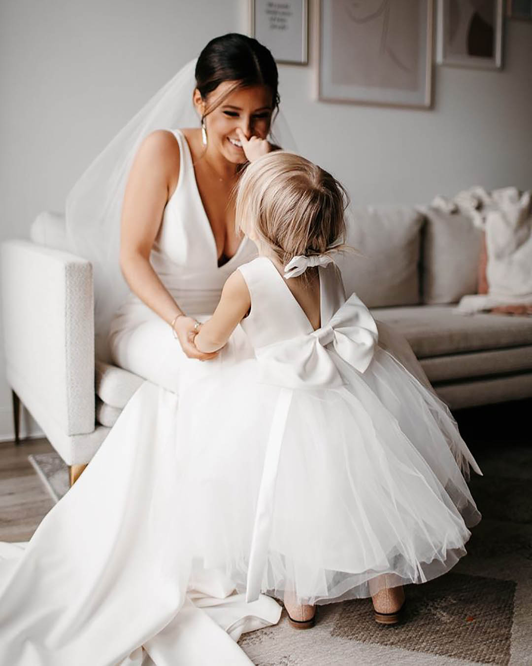 Flower Girl Photo Ideas Guide for 2024