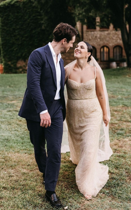 How To Address Wedding Invitations To Every Guest On Your List