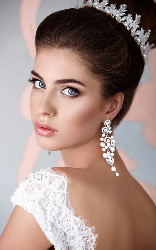 30 Simple Wedding Makeup Ideas + Tips For Your Big Day