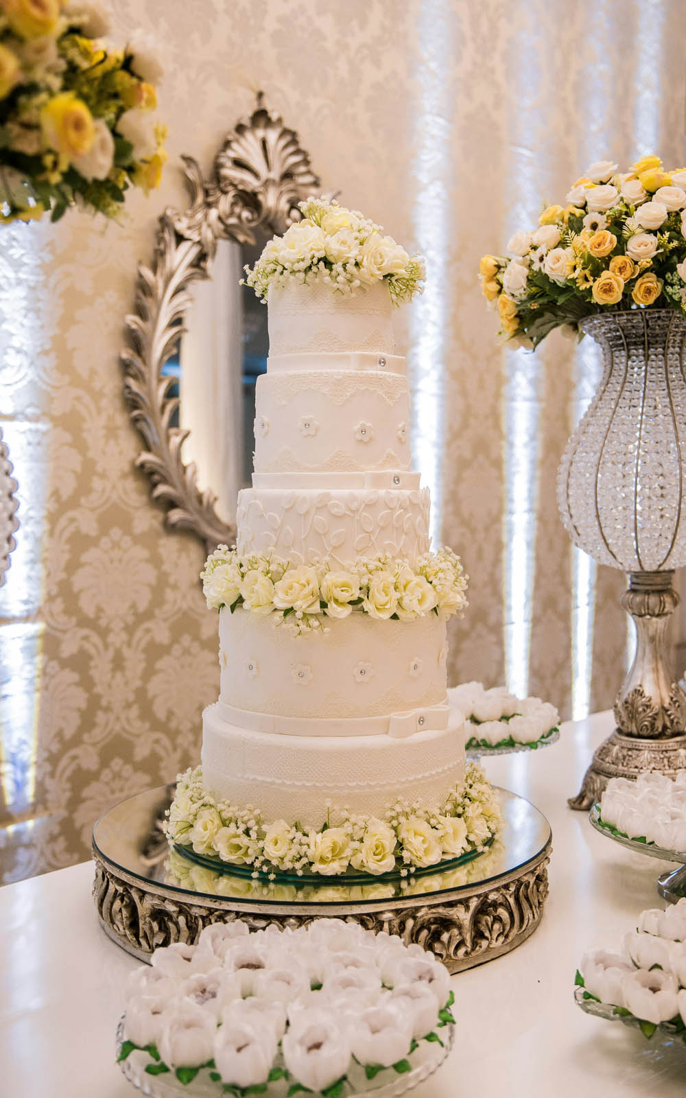 Spring Wedding Cakes Ideas For 2025