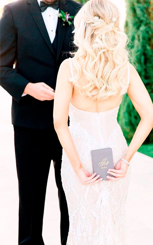 How to Write Wedding Vows (Examples And Template)