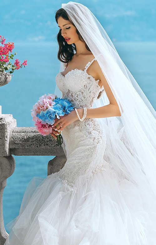 15 Sweetheart Neckline Wedding Dress Ideas + Faqs