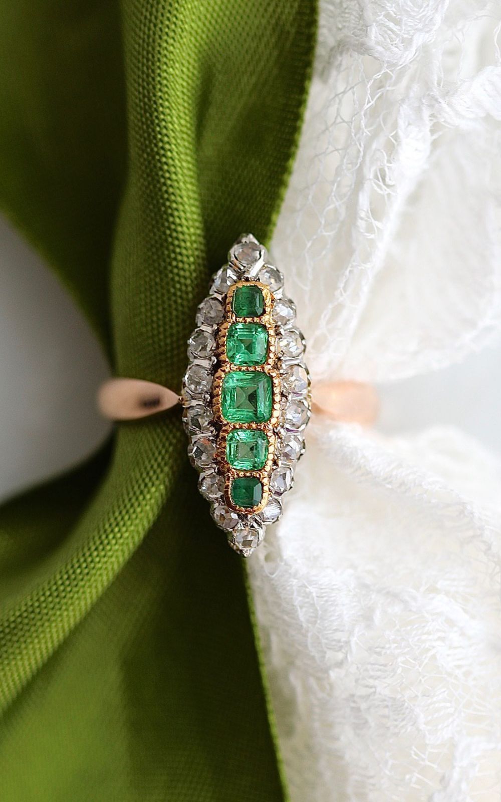 Vintage Engagement Rings: Trendy Rings For Brides