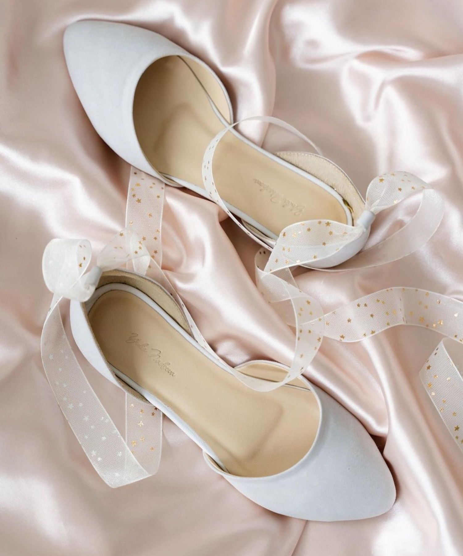 46 Wedding Flats: Comfortable Shoe Ideas + FAQs