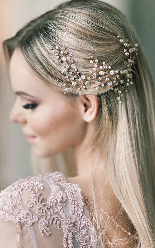 Wedding Hair Accessories: 40 Ideas & Tips