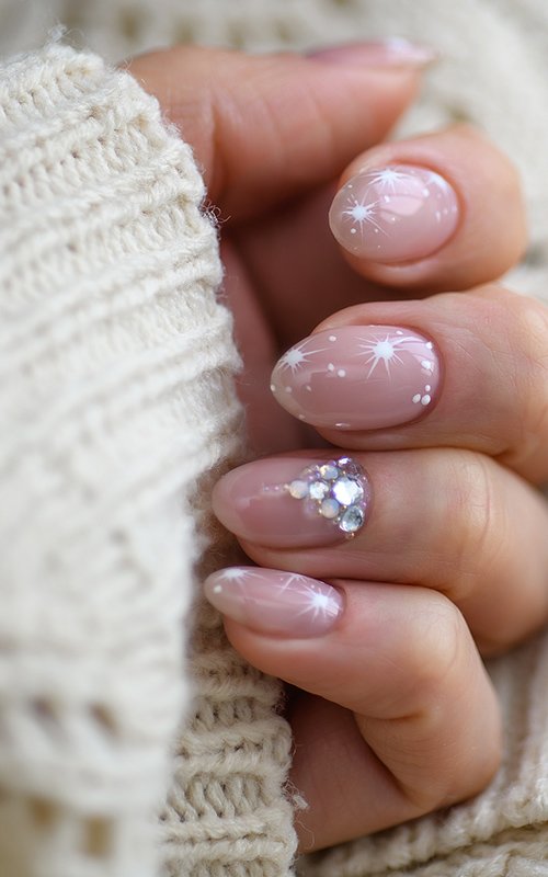 30 Wedding Nails Ideas For Brides [2025 Guide & FAQs]