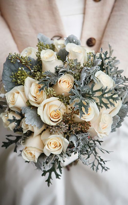 Amazing Winter Wedding Bouquets For The Chilly Season