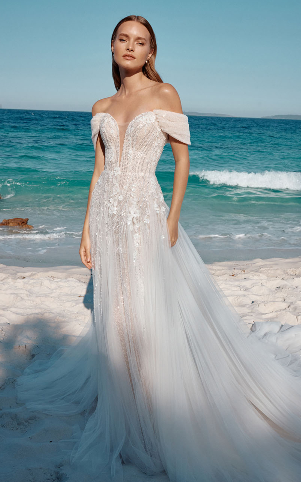 21 Destination Wedding Dresses [2025 Guide / Faqs]