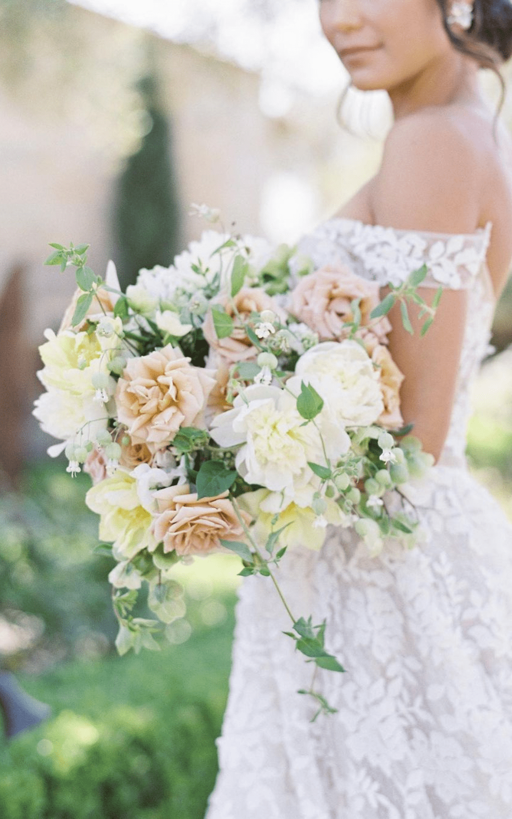 Bloom In Love: The Top 13 Popular Wedding Flowers